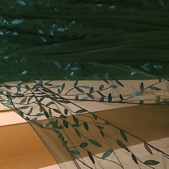 Forest green sequin and tulle gown - Picture 6 of 6